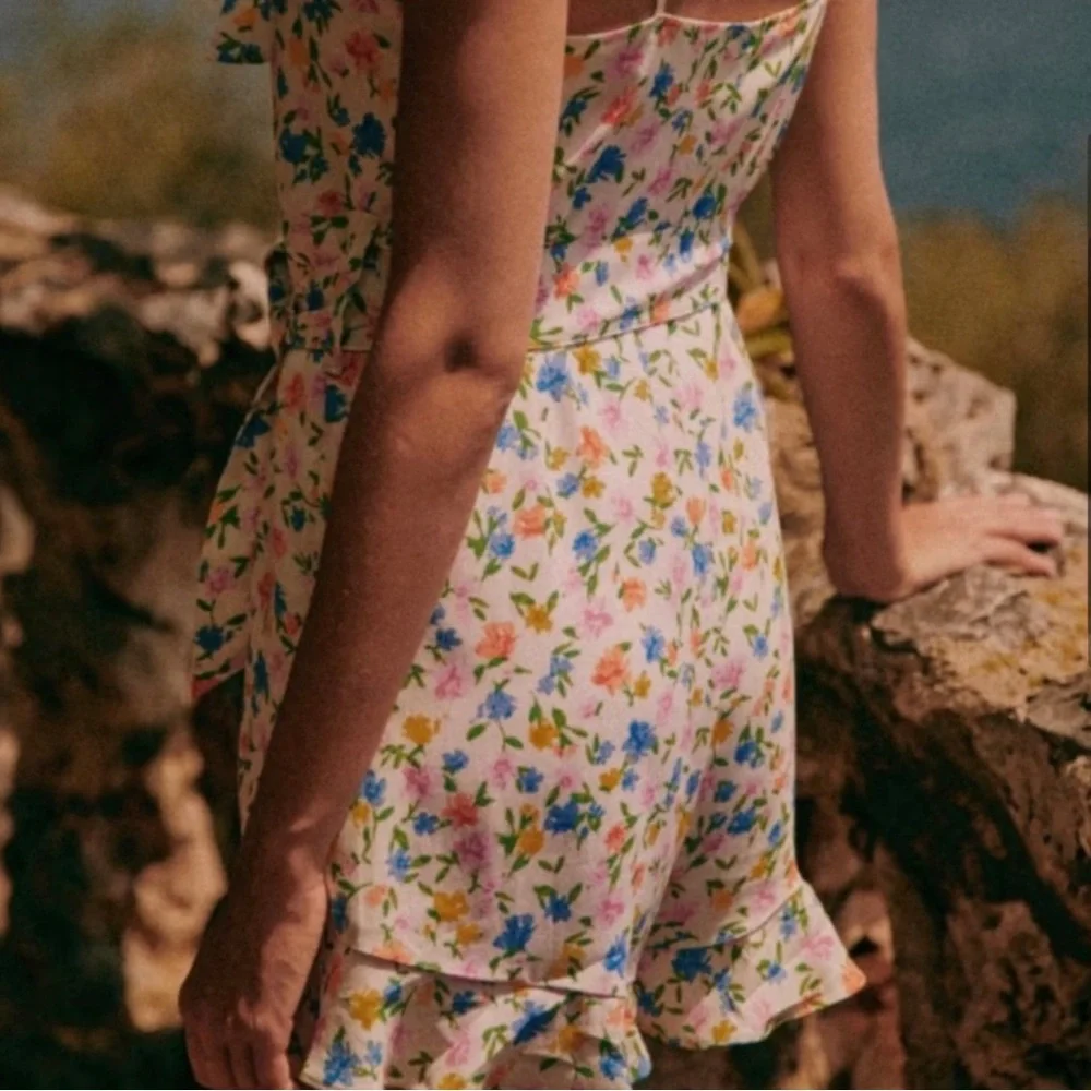 SEZANE Floral Dory Jumpsuit/Romper in Pastel Mini
Flowers US size 6 - Picture 2 of 5